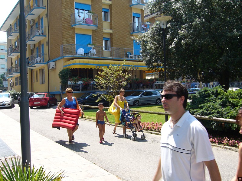 img00010.jpg