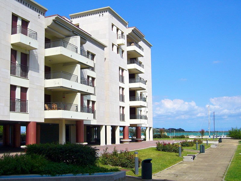 img00014.jpg