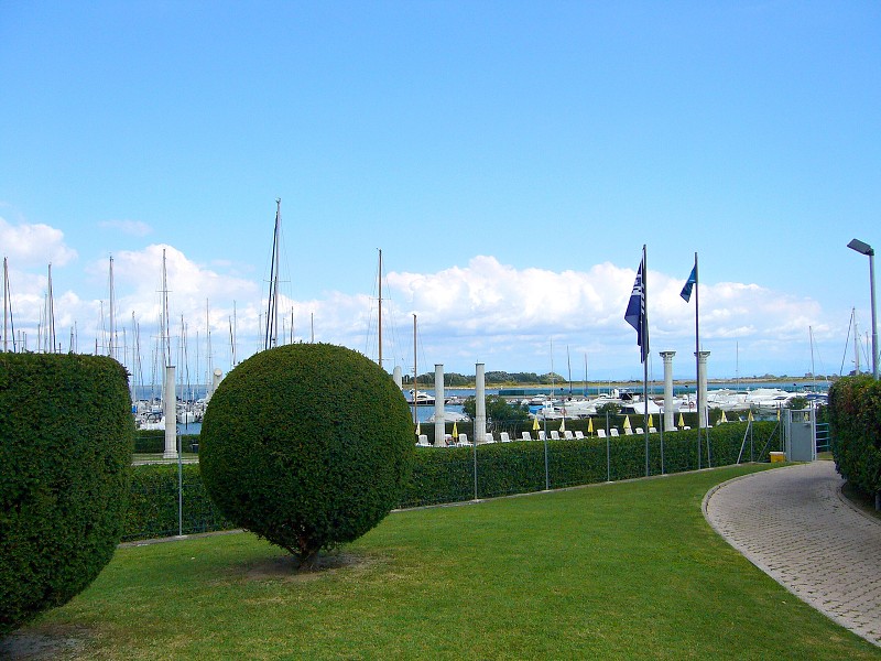 img00017.jpg