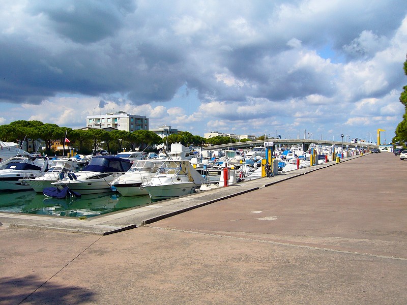 img00030.jpg